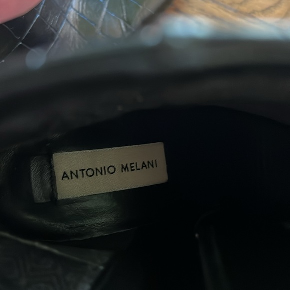 Black faux crocodile Booties - Picture 5 of 5